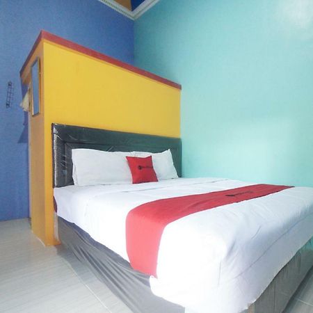 Reddoorz Syariah Near Mall Roxy Banyuwangi 2 Dış mekan fotoğraf